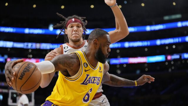 掘金113-111湖人 约基奇再轰三双昂首晋级总决赛詹姆斯倾尽所有