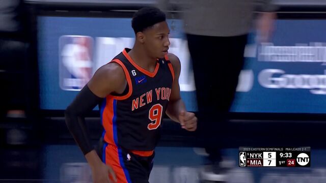 飙分大战拉开序幕 巴特勒与巴雷特互飚三分手起刀落