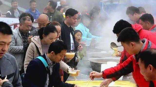 程慧芳 走遍全球 景区“便民一元餐”遭吐槽