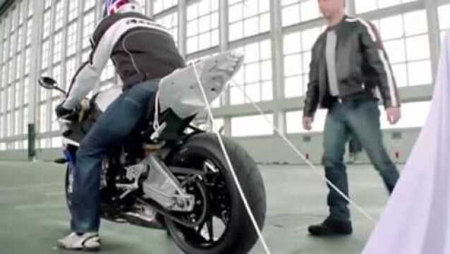 宝马S1000RR摩托车提速有多快,不愧是大品牌