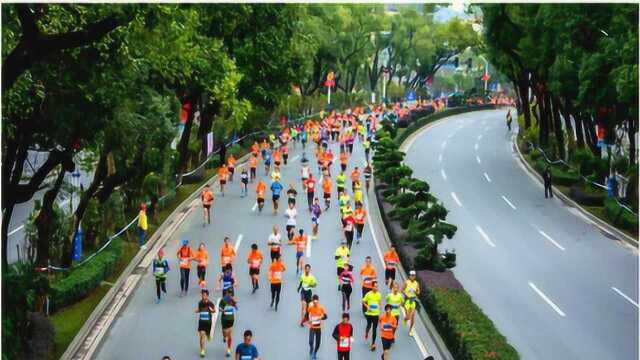 2018桂林银行桂林国际马拉松赛在桂林市体育中心开跑