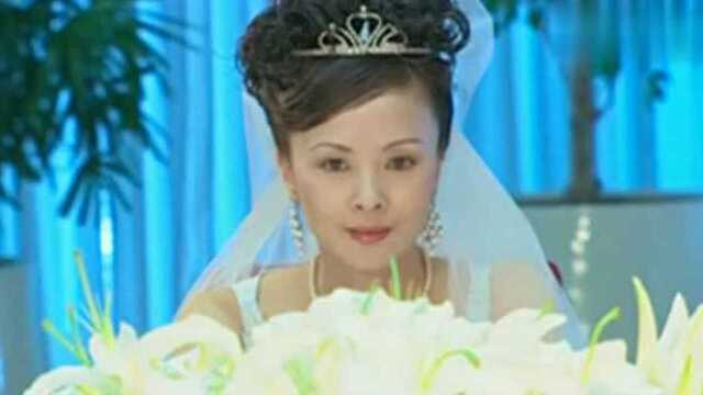 我主沉浮:迟到18年的婚礼终于举行了,却没想到钱惠人还埋怨于华北