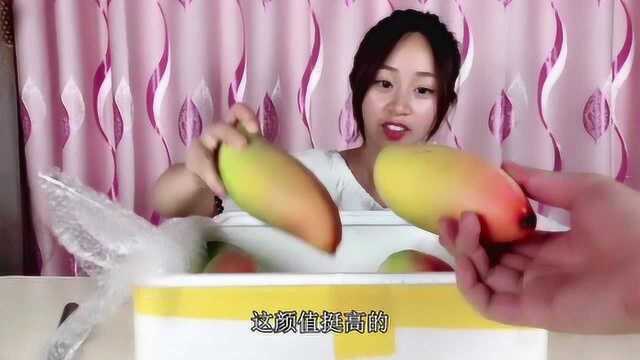 小妹试吃“大芒果”,原来芒果可以长这么大?