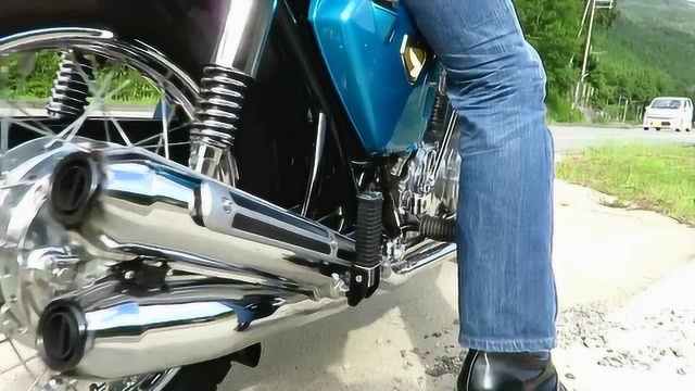 本田四缸风冷HONDA CB750 四根排气管的经典老车