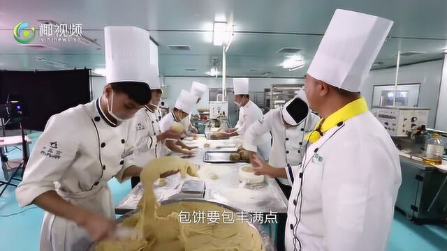 水晶宫月饼师傅陈观尚:一饼一馅间 手工传承吴川月饼文化