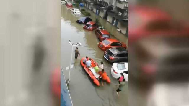 安吉发布暴雨红色预警 道路积水严重 县城学校已停课