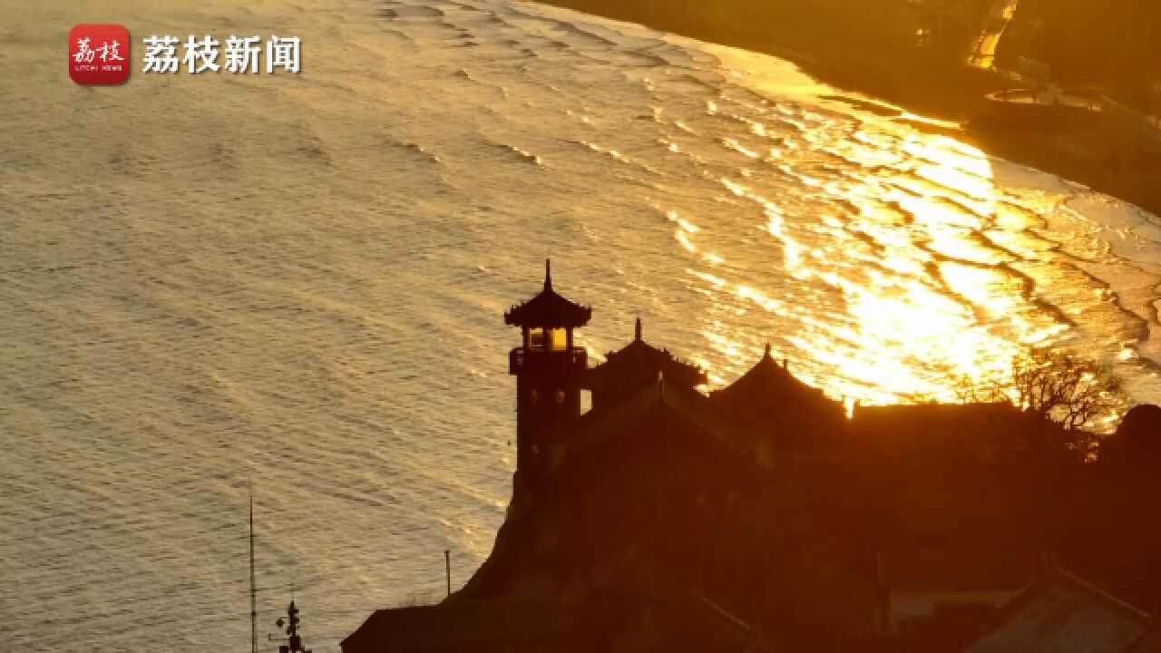 霞光万丈!一起观赏新年第一轮海上日出