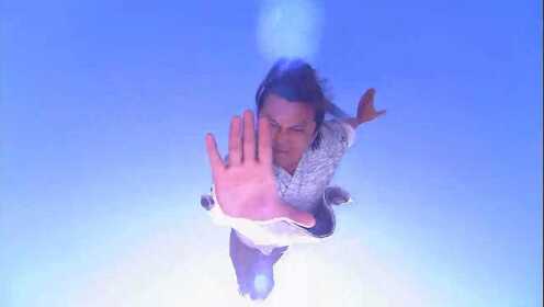 倚天屠龙记:灭绝师太要杀芷若,无忌用一招从天而降的掌法救了她