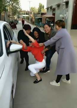 婶子大娘都挺给力的