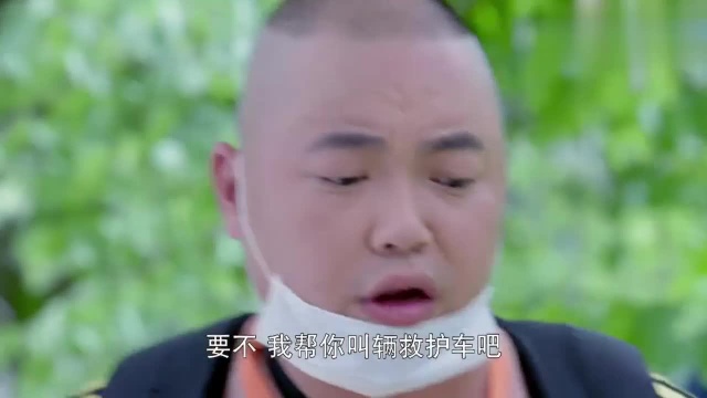 狗仔偷拍明星,不料路上撞倒一美女,竟然掉出明星绯闻照片!