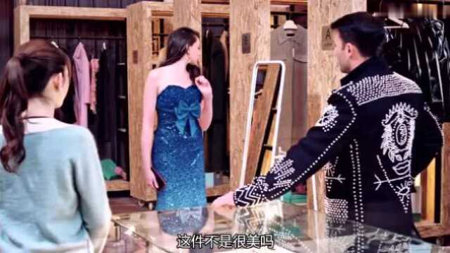 顾客看了整个店的服装,相中店里的非卖品,女营业员借机多赚一万