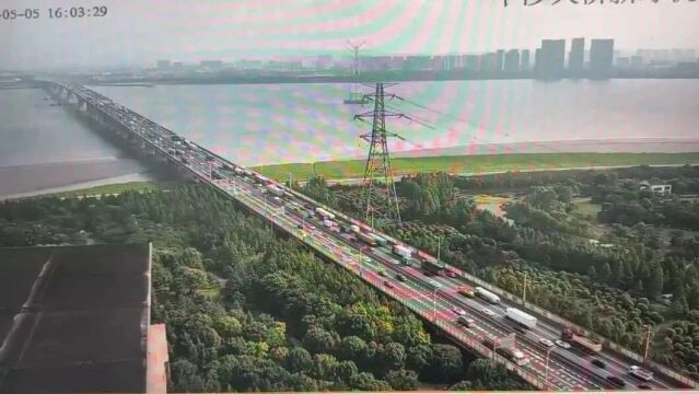 杭州高速突发！返程路上打了个盹，一车7人侧翻