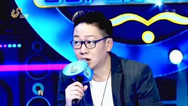 周传雄请妻子助阵演唱会,现场弹琵琶,太甜了