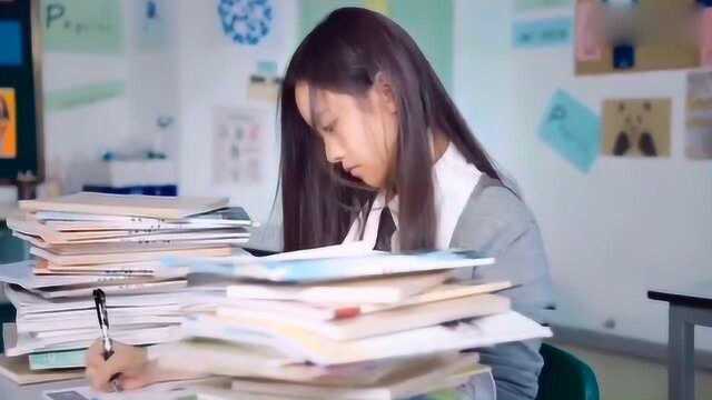 学渣变身女学霸,帮写作业赚取外快被抓住,竟然怼老师