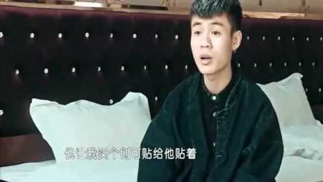 变形计:小伙朋友因意外去世,吵架后就去扫墓!