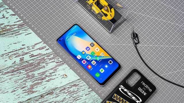 0溢价的定制版!realme x QQ飞车手游 真我Q2系列限定礼盒开箱