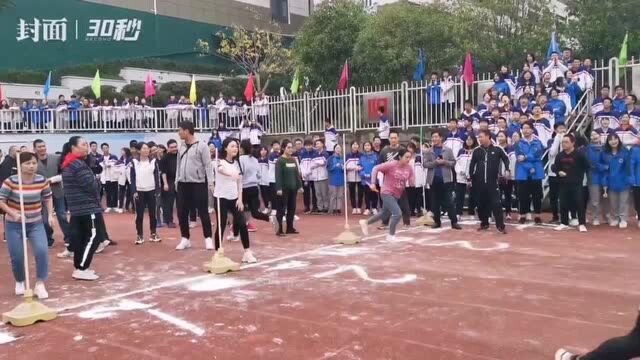 四川达州中学隆重举行第二届“俊采节”万名师生集中进行才艺展示