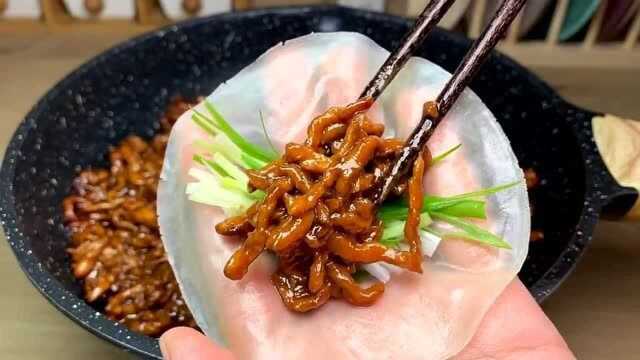 这样的京酱肉丝,卷饼拌面拌饭,怎么样都好吃