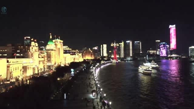 上海外地车限行也阻止不了对外滩夜景热情,冒险拍下仅有航拍素材