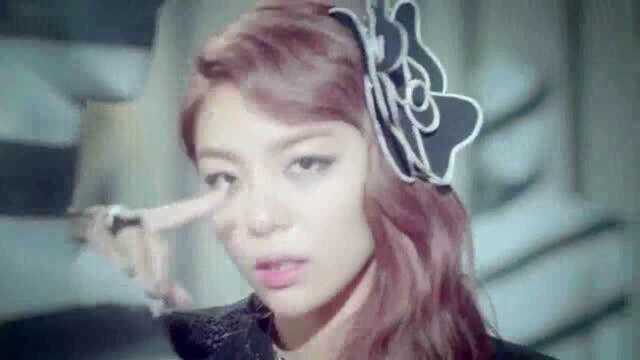 Ailee  艾利别碰