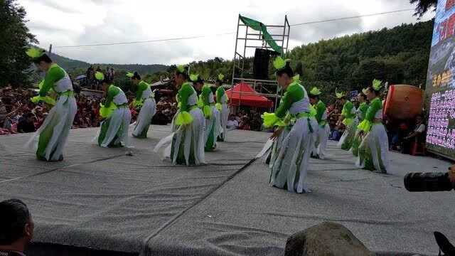 湖南隆回花瑶风俗,4万人赶来看热闹,人山人海,这场面第一次见