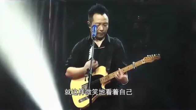 许巍一首歌曲《漫步》,简直脱胎换骨,有种漫步人生的感觉!