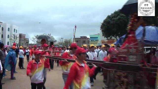 广东吴川振文镇菩萨春游民俗,巡游队伍要走街串巷,真够累的