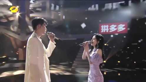 张翰鞠婧祎手牵手对唱《温柔》，还在舞台中央紧紧相拥，这是要官宣的节奏！