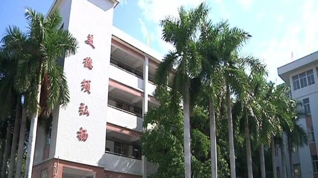 同时成立声乐合唱团、吉他社团