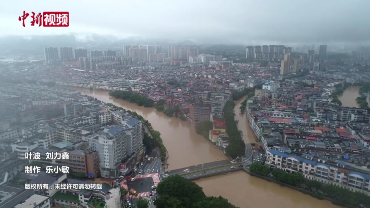 航拍江西龙南强降雨致多地被淹