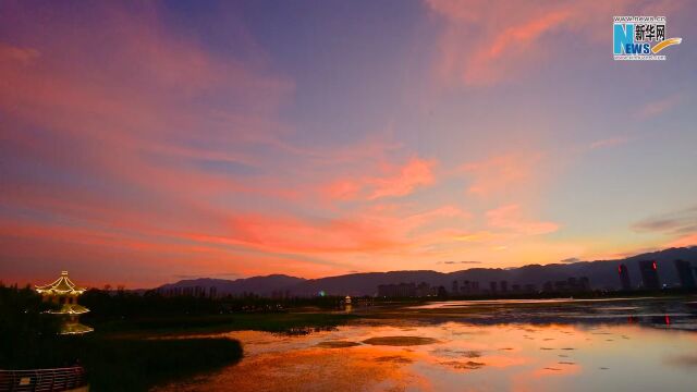 夕阳下的保山 被“打翻”的调色盘