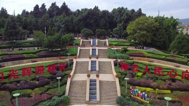 这里是云南省大理市祥云县,我为祖国喝彩,筑梦灯火万家,同庆盛世中华,生于华夏,何其有幸! #这是独属于中国人的仪式感