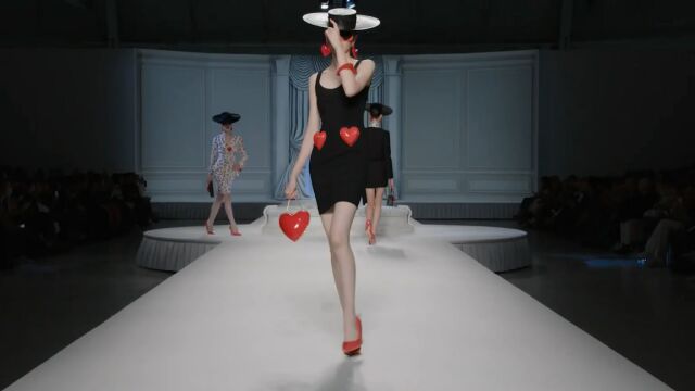 意大利品牌Moschino(茉思奇诺)2023年SS时装秀