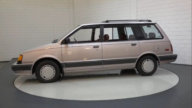 1987款三菱第一代space wagon太空车