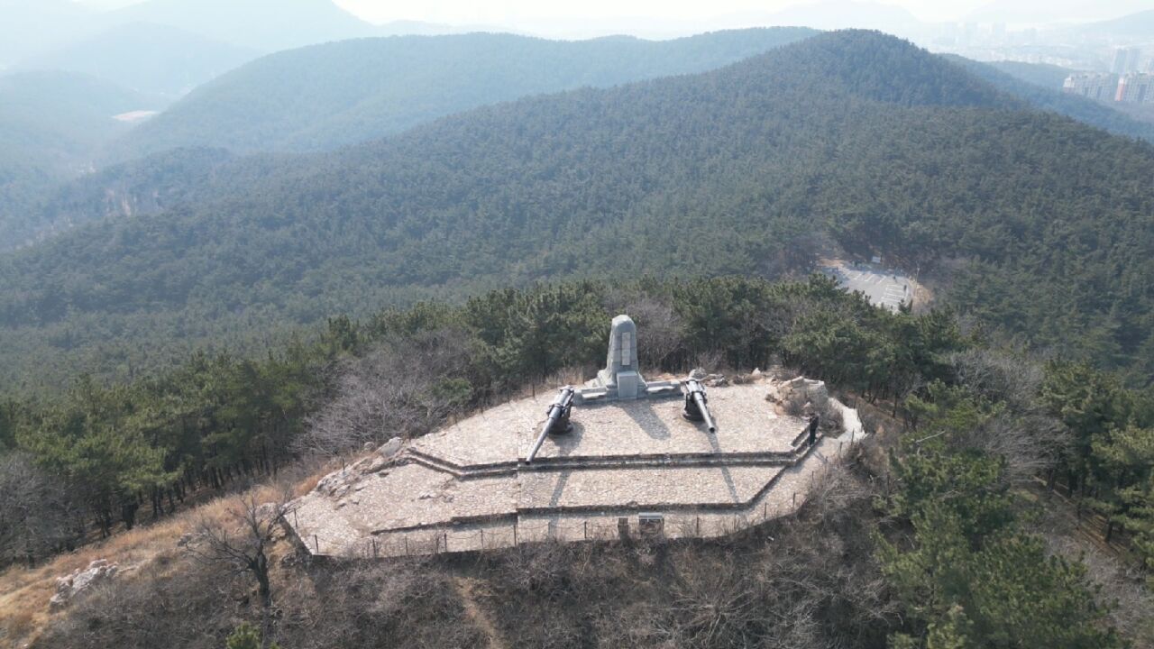 航拍大连旅顺东鸡冠山,日俄战争主战场,满山壕沟