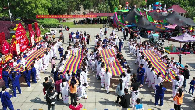 莲花县小精灵幼儿园航天主题亲子运动会