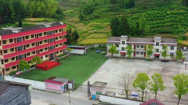 秀山清溪场街道ⷮŠ复兴小学