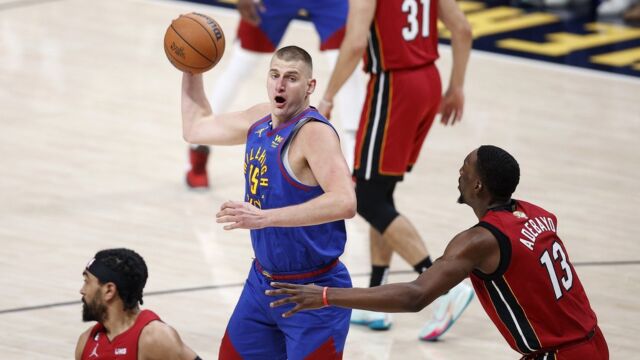 G1限制巴特勒9中1！约基奇：应该给我颁发一个防守奖杯