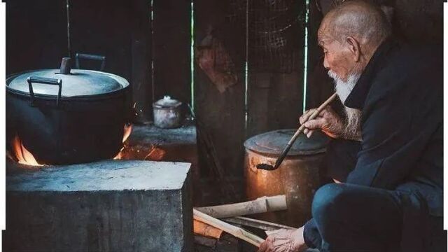 老人去世后,2样东西不能烧掉,现在知道还不晚