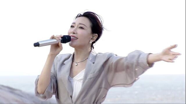 #来福建飞歌海上天湖 身为福建福鼎人的金池,用歌曲《美丽的嵛山岛》来表达自己对嵛山岛的热爱.#福爽一夏 #清新福建嗨一夏 #山海有歌声海岛音乐会