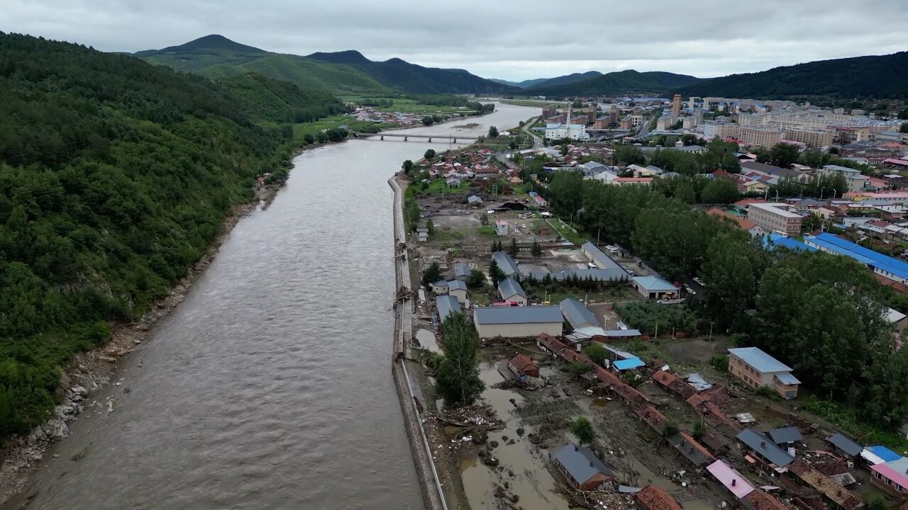 牡丹江:全力清淤排涝 保障洪灾地区用水