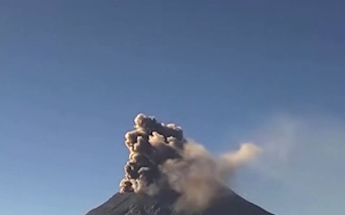 墨西哥火山喷发,首都部分航班取消