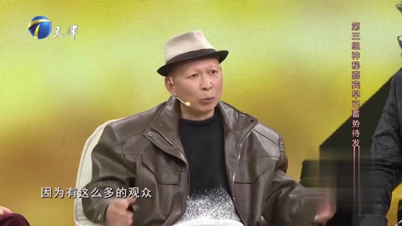 李明称演员看似光鲜亮丽,背后的难过只能自己默默承受