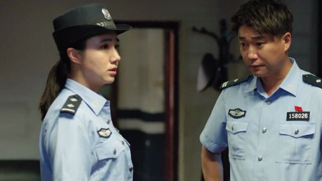 《小镇警事》第28集03:吴迪半夜让人将蒋小强带到警局,却遭到蒋小强反抗