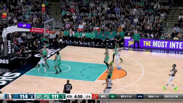 反击小能手琼斯流畅上篮 东契奇单手抛投以牙还牙