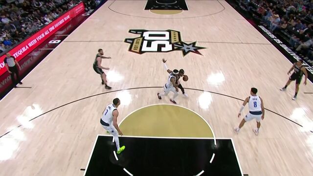 格拉汉姆瞒天过海送出妙传 兰福德底角接球三分稳稳命中