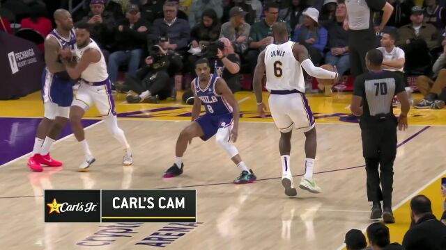 手感说来就来！詹姆斯张弓搭箭三分穿心