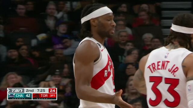 赶紧直呼真香！阿丘瓦灵光乍现连中两记三分