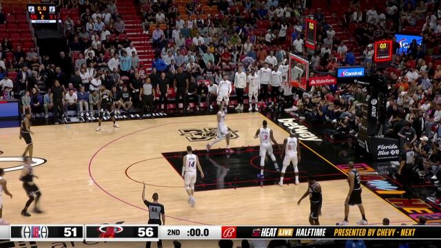 压哨三分！肯纳德张弓搭箭哨响球进