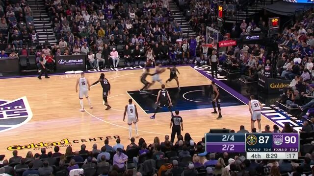 约基奇眼观六路送出击地妙传 穆雷心领神会空切挑篮打进